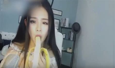 china bans banana eating on live video streams