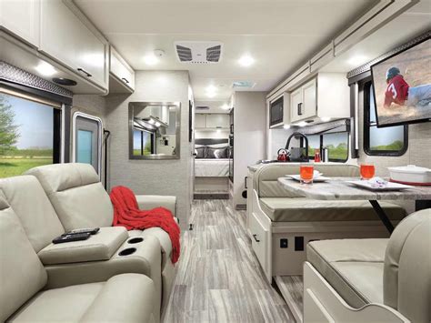 The Best Class C Rv Motorhome Brands And Manufacturers Parked In Paradise