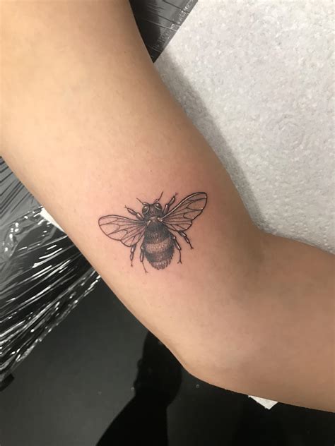 Bee Calm Beautiful Flying Bee By Clara Welsh At Evil From The Needle