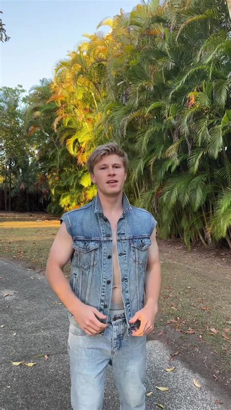 AusCAPS Robert Irwin Shirtless On Instagram