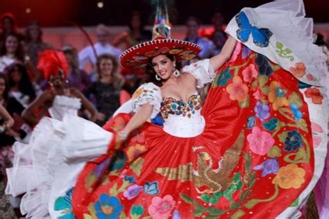 Reinas Universal Awards 2011 Best National Costume Of 2011 Mexican