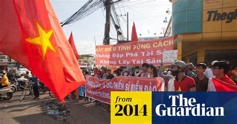 Anti China Riots Turn Deadly In Vietnam World News The Guardian
