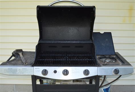 Bbq Grillware Gas Grill With Extra Propane Tanks Ebth