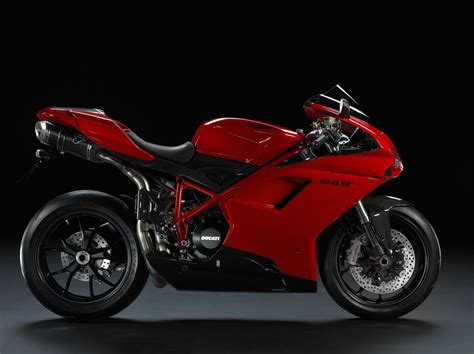 Tubular steel trellis frame in als 450. 2012 Ducati 848 EVO Review