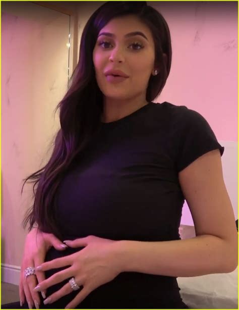 Photo Kylie Jenner Gives Birth 01 Photo 4028719 Just Jared