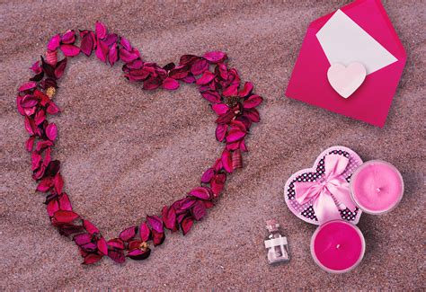 Check spelling or type a new query. Best Valentine Gift For Girlfriend - What to Get Your ...