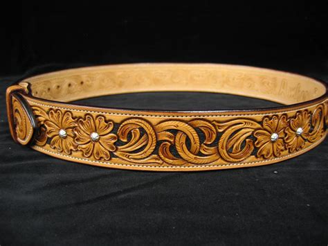 The patterns in this book are designed for rifle stocks, but are just as. New Belt Pattern - Floral and Sheridan Carving ...