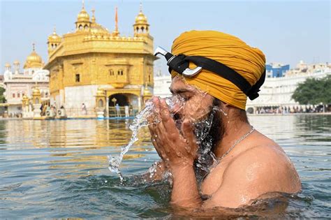 What Is Gurpurab Sikhs Celebrate Guru Nanak Jayanti Evening Standard