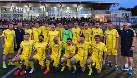 Choose from any player available and discover average rankings and prices. La selección de veteranos de fútbol de Ucrania realiza una gira victoriosa por Brasil y Argentina