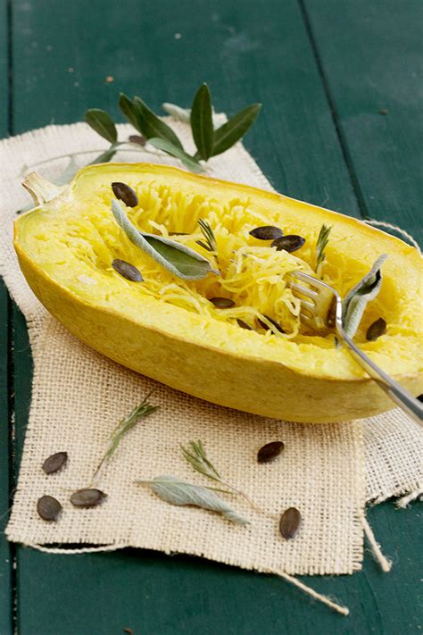 Spaghetti Squash In The Oven Quick And Easy Une French Girl Cuisine