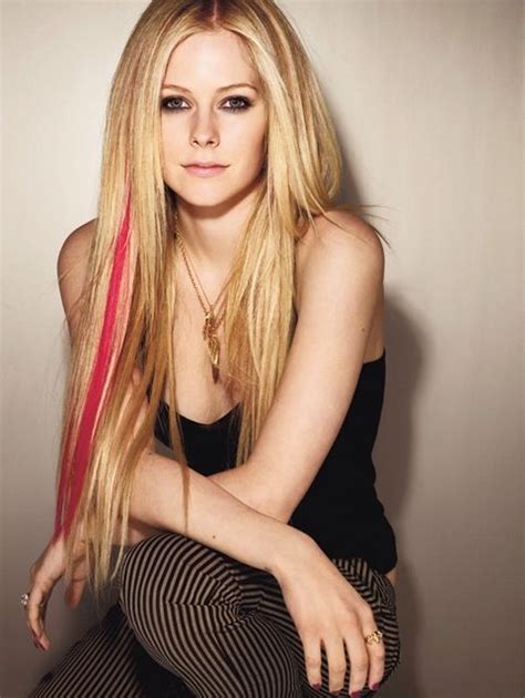 Avril Lavigne Pink Blonde Hair Hair Styles Straight Hairstyles