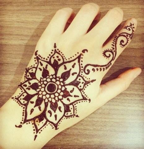 Bagaimana tertarik mengukir motif henna. 41+ Gambar Henna Tangan Kanan Kiri, Trend Terbaru!