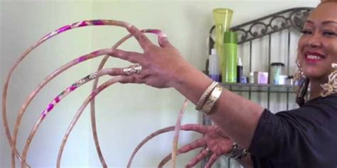 Meet The Woman With The World S Longest Nails