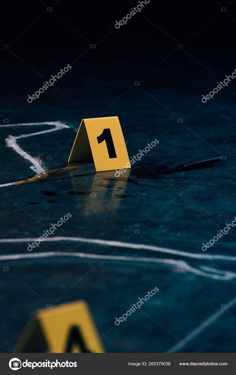 Selective Focus Chalk Outline Evidence Markers Crime Scene — Stock