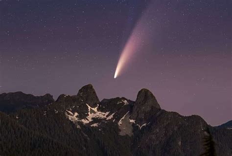 Locals Share Awe Inspiring Photos Of Rare Comet In Vancouver Skies