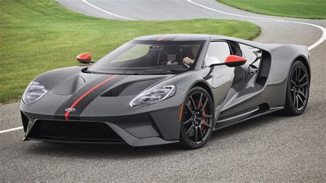 Ford will sell an even faster, even more powerful version of its ford gt supercar for $1.2 million. 2019 Ford GT Carbon Series | Top Speed