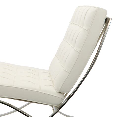 The barcelona chair is undoubtedly one of the symbols of 20th century modernism, setting a new standard in furniture design for decades to come. Der Barcelona Chair Premium als Original, erhältlich bei ...