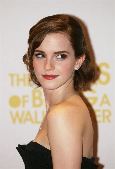 Pics Latest On Emma Watsons Chic Quotient