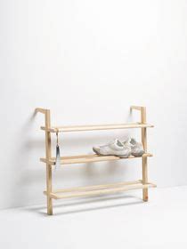 Zusammenklappbares schuhregal zur platzsparenden aufbewahrung von bis zu 10 paar schuhen mit 4 rollen zum schieben. SCHUHREGAL GASTON / Shoe Rack / Esche massiv German Design ...