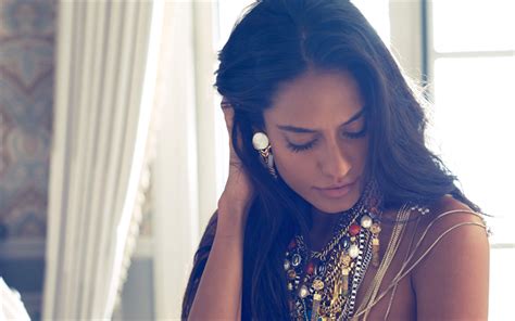 Download Wallpapers Lisa Haydon Indian Actress 4k Fashion Model