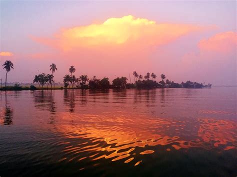 22 Photos That Will Make You Want To Visit The Backwaters Of Kerala Now
