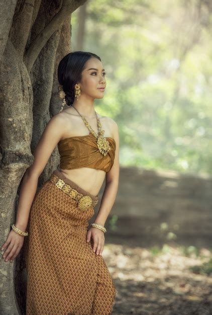 Premium Photo Beautiful Thai Girl In Thai Traditional Costume