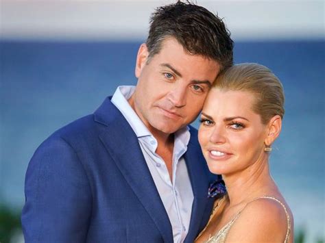 Sophie Monk Breaks Up With Stu Laundy The Courier Mail