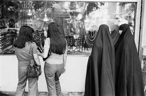 لیست کشورهایی که پوشش حجاب را ممنوع کرده‌اند دینو