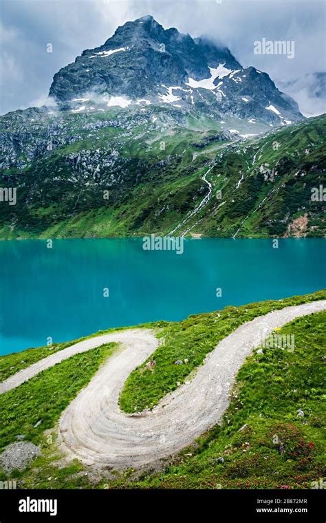 Curve Turn Hill Road Mountain Winding Hi Res Stock Photography And