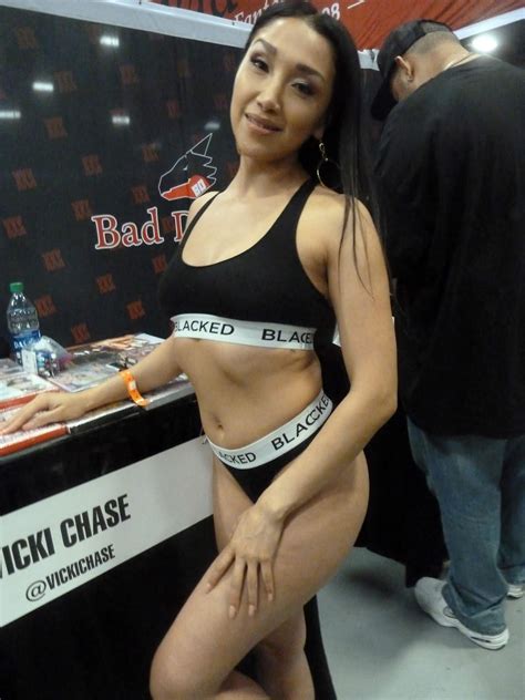 Hotties Of Exxxotica Nj Words From The Master Latina Girls