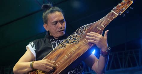 Tuma berasal dari daerah kalimantan barat. 12 Alat Musik Kalimantan Barat Penjelasan dan Gambar | Guratgarut