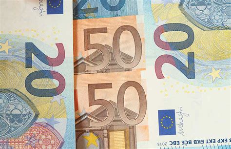 Die bundesbank darf ihre geldscheine wie geplant im ausland drucken lassen. Gelscheine Drucken - Euro Spielgeld Geldscheine ...