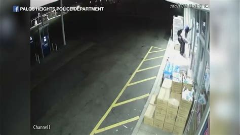 Video Burglar Breaks Into Palos Heights Gas Station Youtube