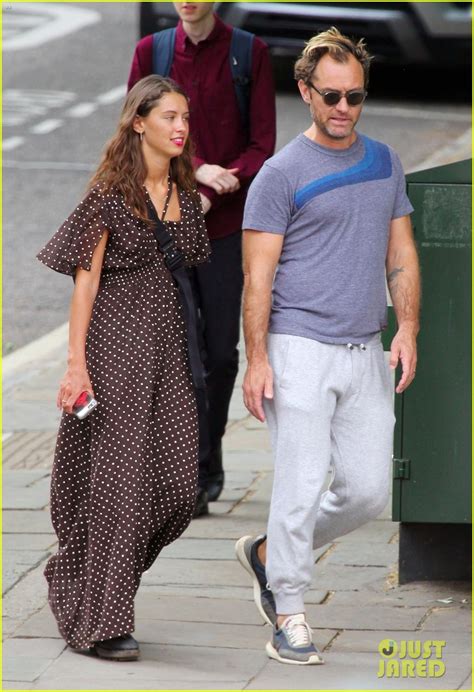 Jude Law Hangs Out With Daughter Iris In London Photo Iris