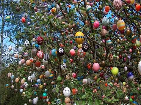 Randomnies Easter Tree
