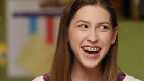 Jane The Virgin The Middle Star Eden Sher In 5 Staffel Dabei