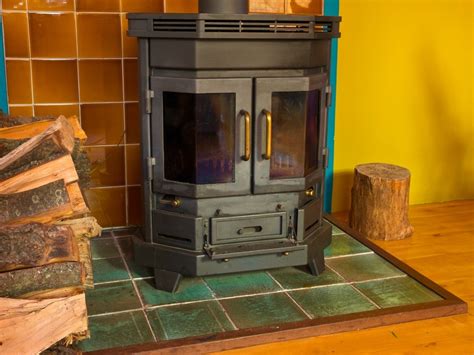 The glass is actually a ceramic polycrystalline material that's designed to i like to clean mine in the morning when the stove is cool, which works out really well. Removing Black Soot from a Wood Stove Window | ThriftyFun