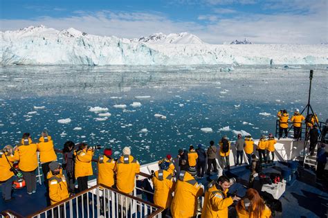 Touristen Reisen In Massen In Die Arktis Nzz Am Sonntag