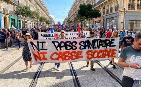Manifestations Anti Passe Sanitaire 80000 Personnes Ont Défilé En