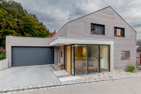 Viele werkzeuge, gartengeräte und gartenmöbel finden in dem gartenhaus ihren platz. Modern Haus & Fassade - Contemporary - Exterior - Other