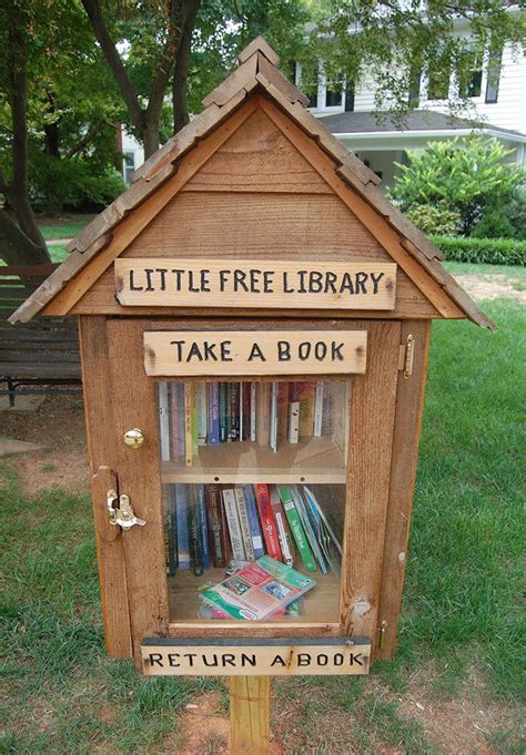Neighborhood Lending Library In 2019 Little Free Libraries Little