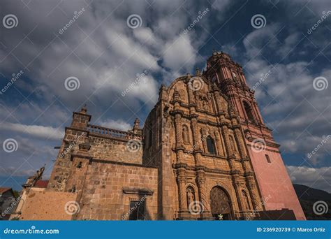 Katedral I Den Magiska Staden Tlalpujahua Mexico Med Sin Klassiska
