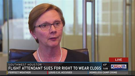 United Airlines Flight Attendant Sues For Right To Wear Clogs