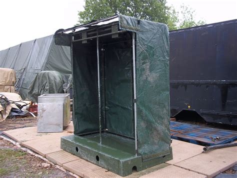 ONE MILITARY SURPLUS 2 MAN PORTABLE FIELD SHOWER TENT CAMPING