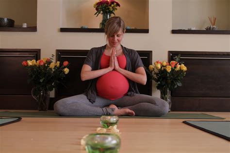7 great yoga poses for pregnancy daily cup of yoga