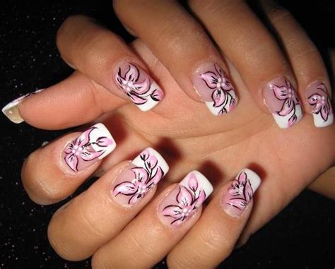 Flower nail art is not only beautiful, it is also the perfect representation of lightness and positive energy. Maddyson Roam Fashionista's Delight: Fun Nail Art Designs