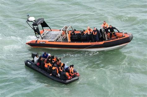 Opération De Sauvetage De 20 Migrants Au Large De Gravelines