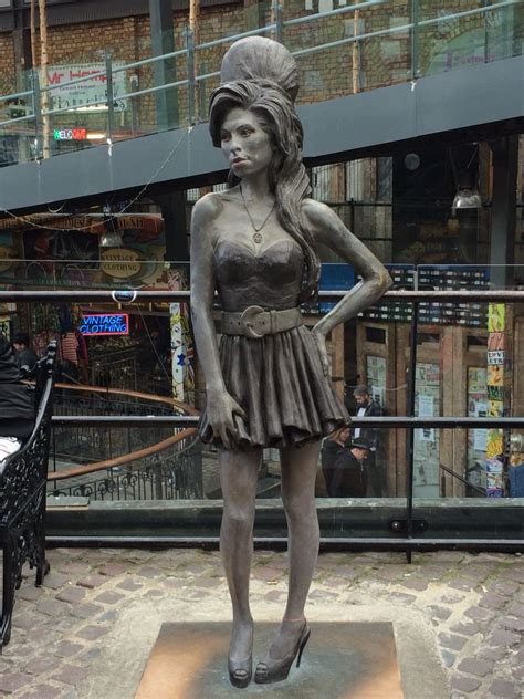 Amy Winehouse Camden Town Camden Town Amy Winehouse Buddha Statue