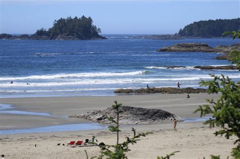 Please be respectful of the neighbourhood which is a combination of private homes and short vacation rentals. The Yacht House on Chesterman Beach Has Washer and ...