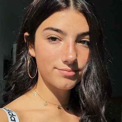 D'amelio's career began on tiktok in the summer of 2019 with uploaded dance videos. Charli D'Amelio -【Biography】Age, Net Worth, Height, Single ...